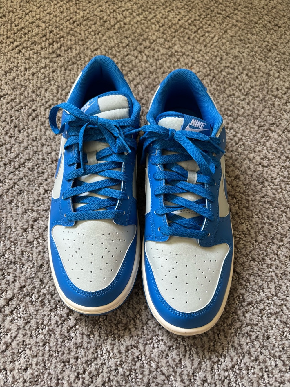 Nike Low-Top Sneakers in Bright Blue and White - Picture 2 of 7
